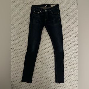 Super cute and flattering skinny jeans
